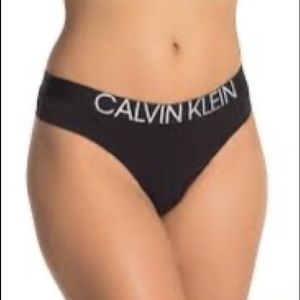 NWT Calvin Klein Thong M
